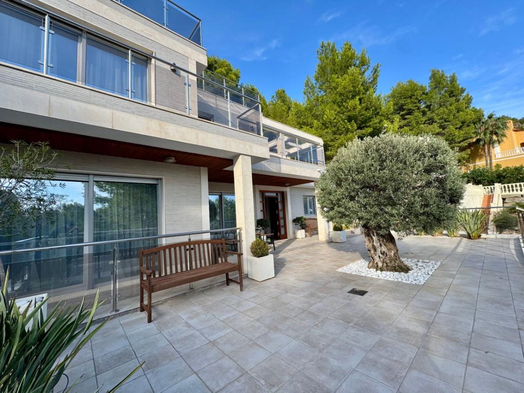 property gallery image 1
