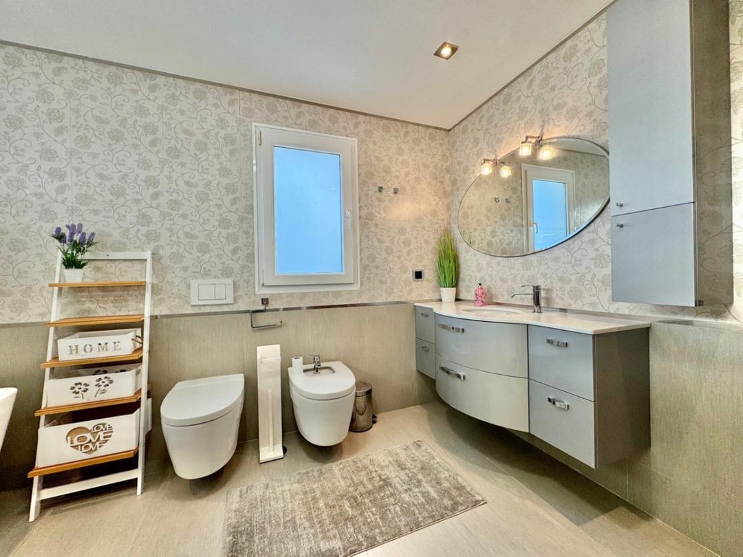 property gallery image 16