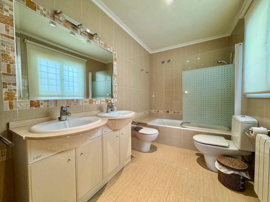 property gallery image 16