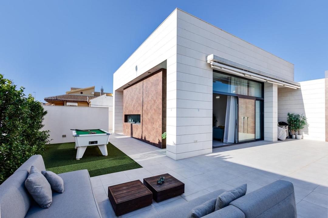 property gallery image 1