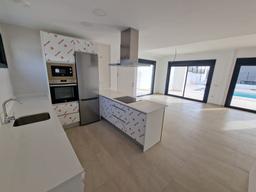 property gallery image 4