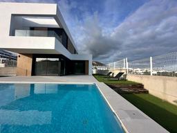 property gallery image 1