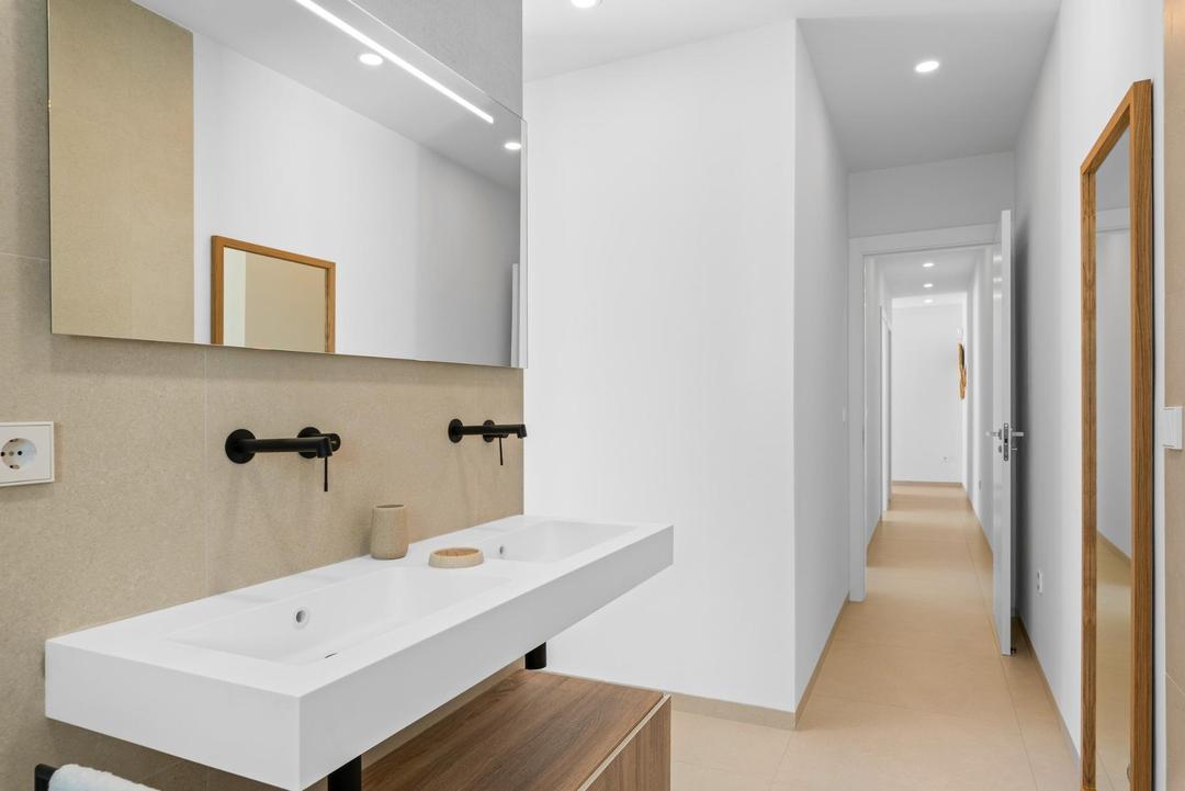 property gallery image 12