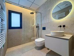 property gallery image 17