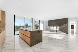 property gallery image 3