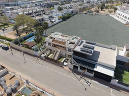 property gallery image 1