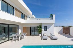 property gallery image 1