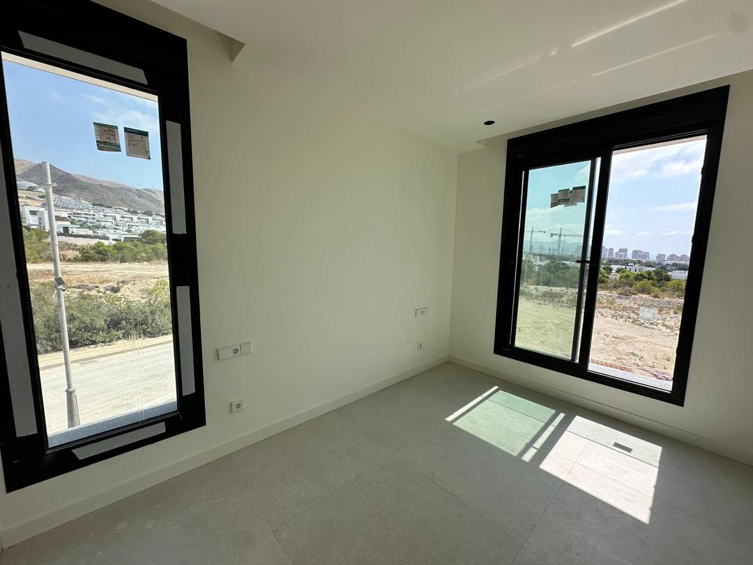 property gallery image 16