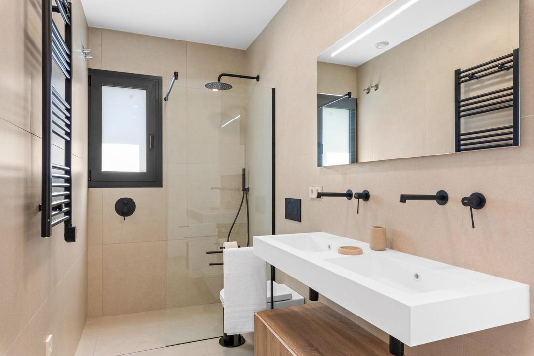 property gallery image 11