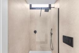 property gallery image 16