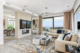 property gallery image 1