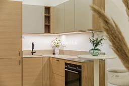 property gallery image 1