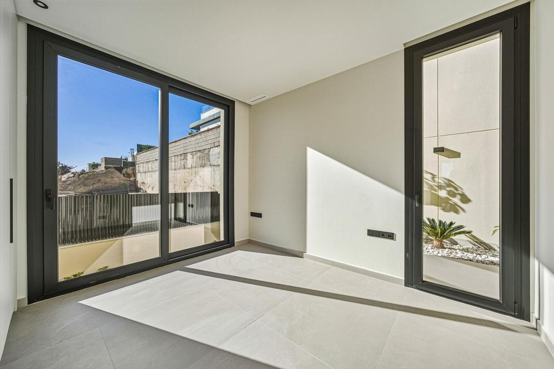 property gallery image 15