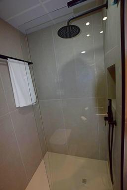 property gallery image 21