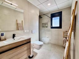 property gallery image 9