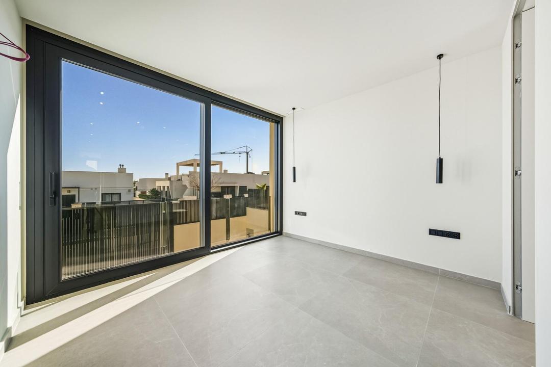 property gallery image 13