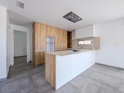 property gallery image 16
