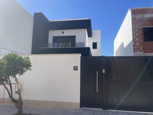 property gallery image 1