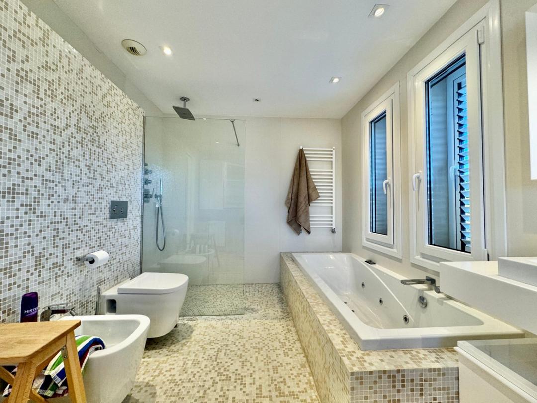 property gallery image 36