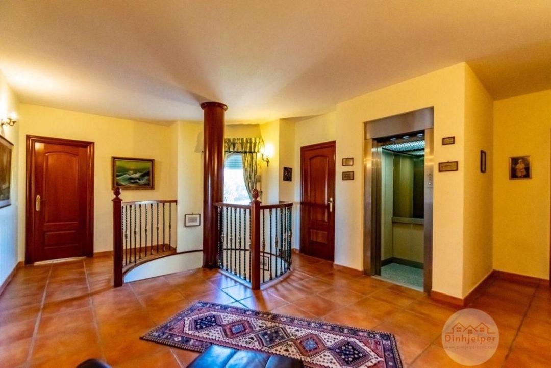 property gallery image 16