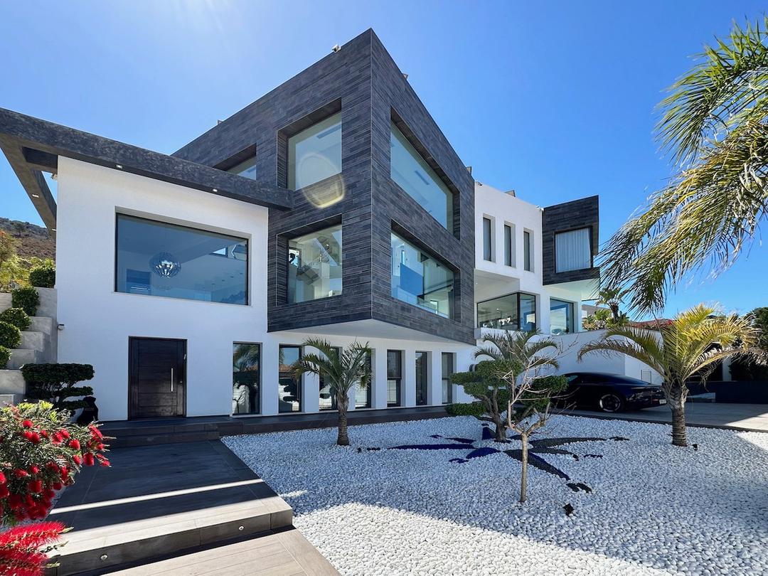 property gallery image 1
