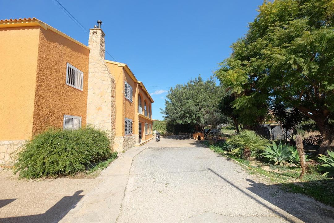 property gallery image 3
