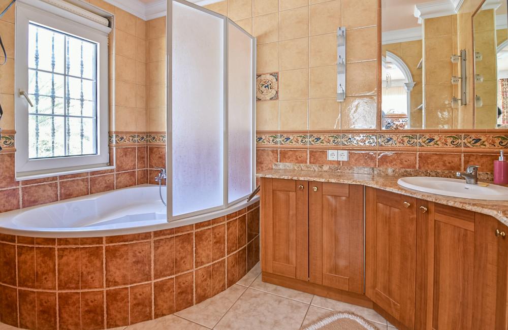 property gallery image 1