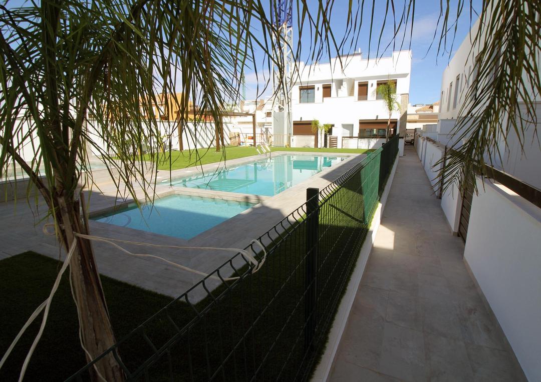 property gallery image 1