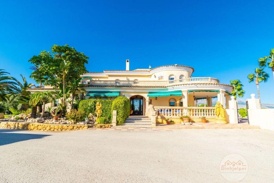 property gallery image 3