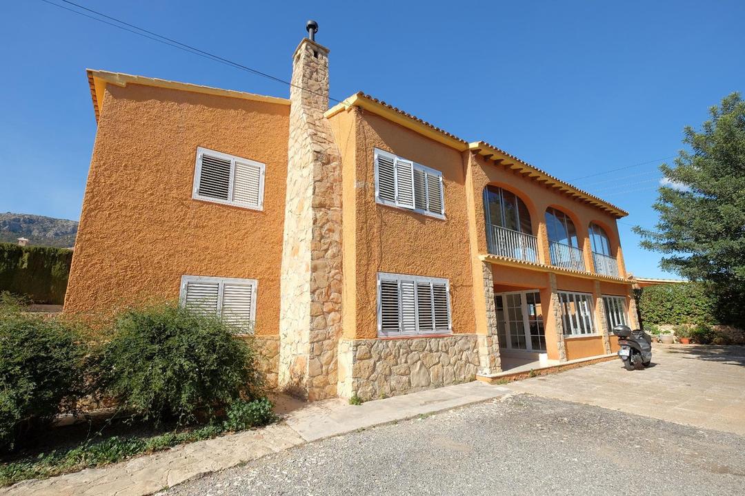 property gallery image 1