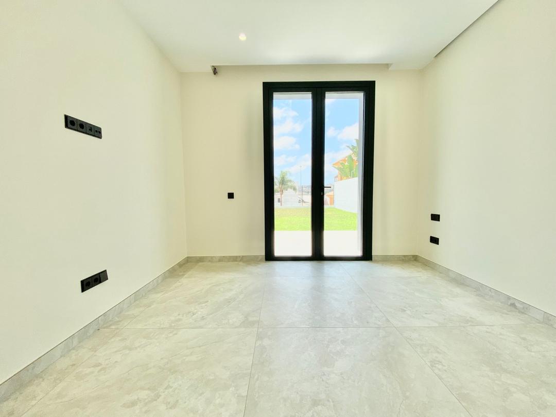 property gallery image 8