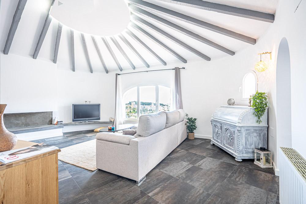 property gallery image 1