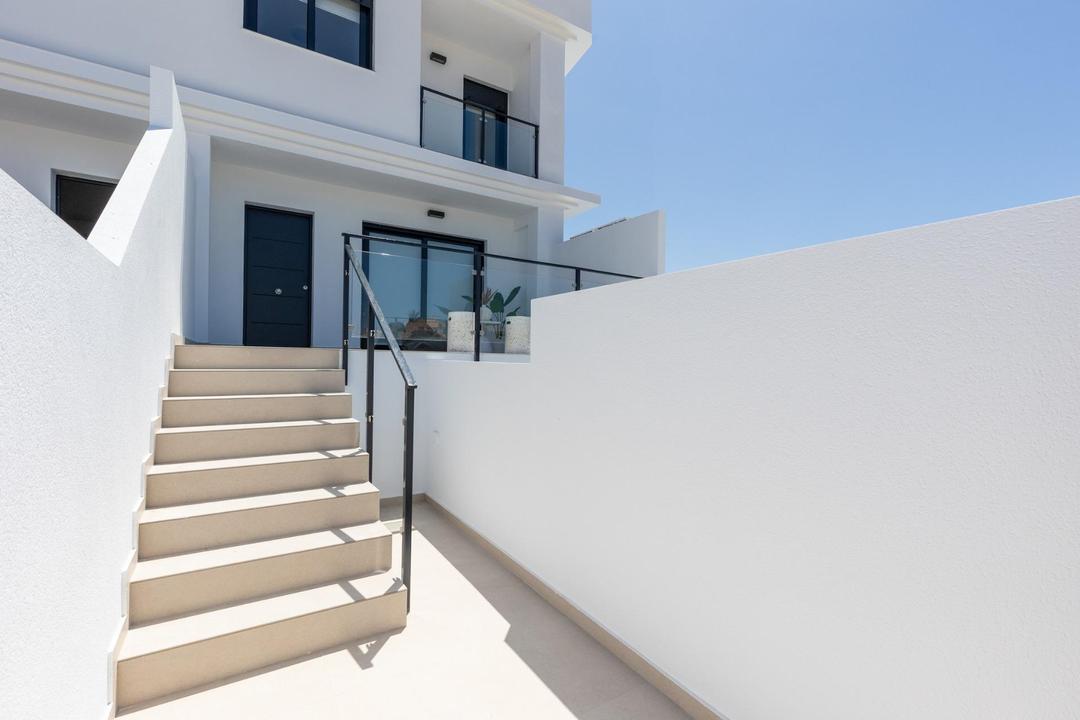 property gallery image 2
