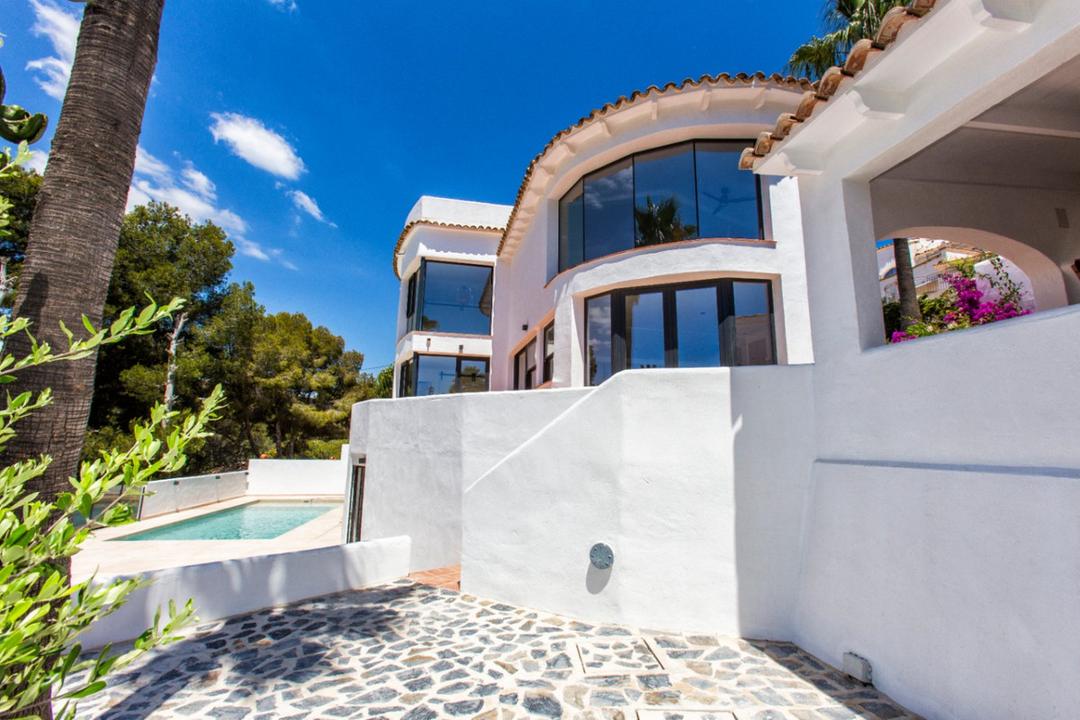property gallery image 1