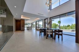 0.007312102447719848