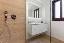 property gallery image 16